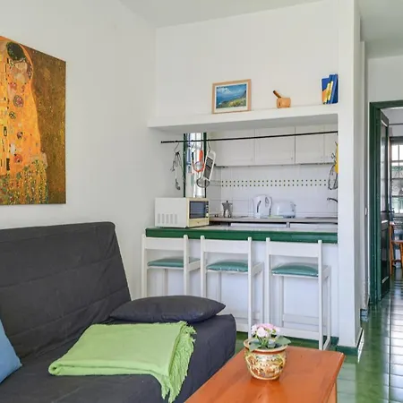 Mimosa B1 Apartment *